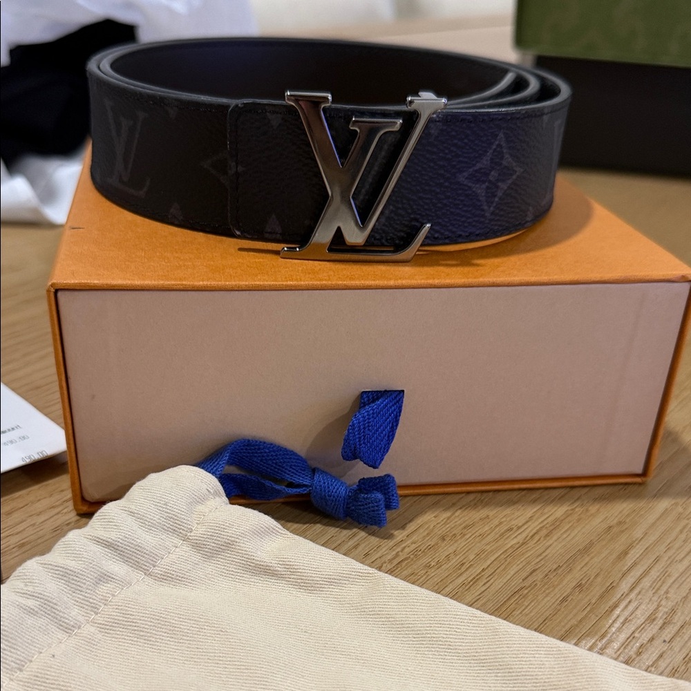 Louis Vuitton Black Monogram Belt with gunmetal Buckle. REVERSIBLE